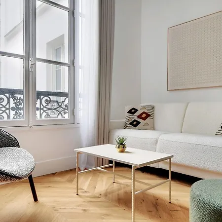 Moderne - 1br 4p - Opera Apartment *